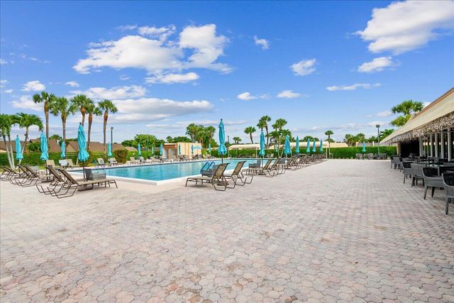 178 Lake Susan Lane, West Palm Beach, FL 33411