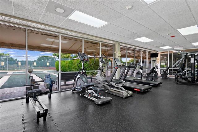 178 Lake Susan Lane, West Palm Beach, FL 33411