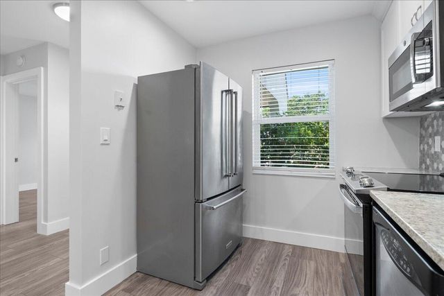 178 Lake Susan Lane, West Palm Beach, FL 33411