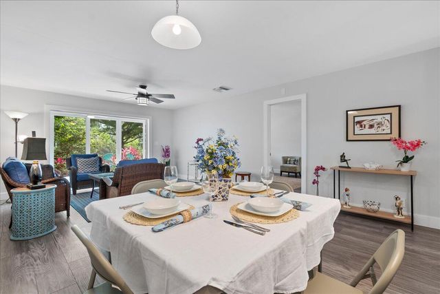 178 Lake Susan Lane, West Palm Beach, FL 33411
