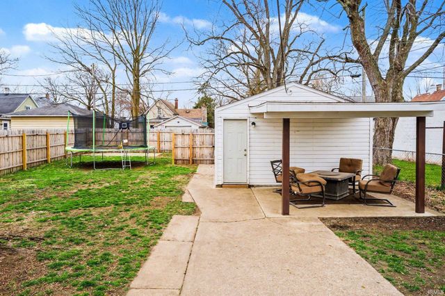 215 Smith Street, Mishawaka, IN 46544