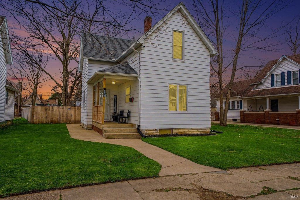215 Smith Street, Mishawaka, IN 46544