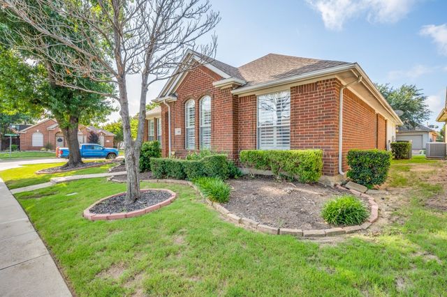 114 Stonecreek Drive, Irving, TX 75063