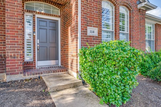114 Stonecreek Drive, Irving, TX 75063
