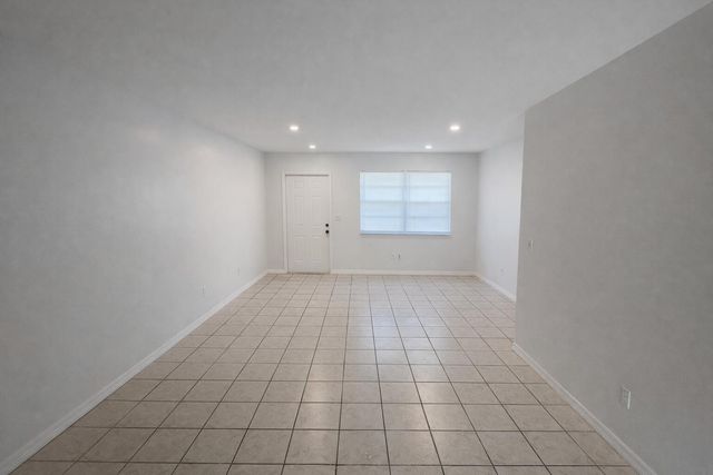 5010 Killarney Avenue A, Fort Pierce, FL 34951