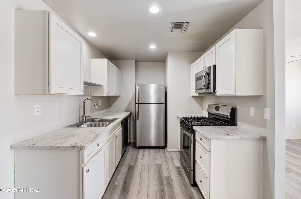 1133 E Lee Street, Tucson, AZ 85719