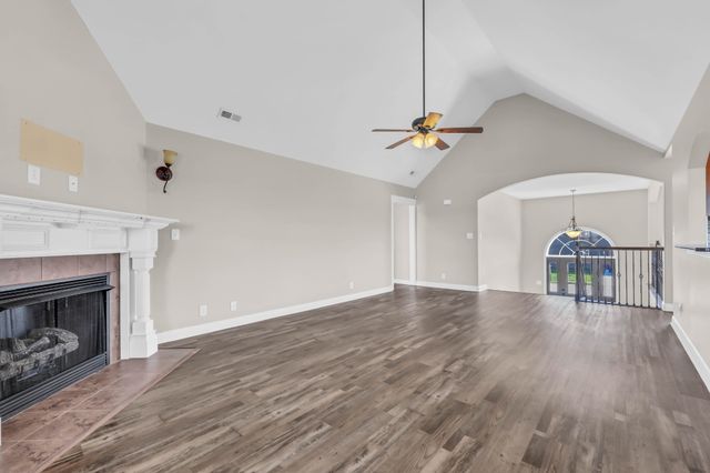 1817 Autumnwood Blvd, Clarksville, TN 37042