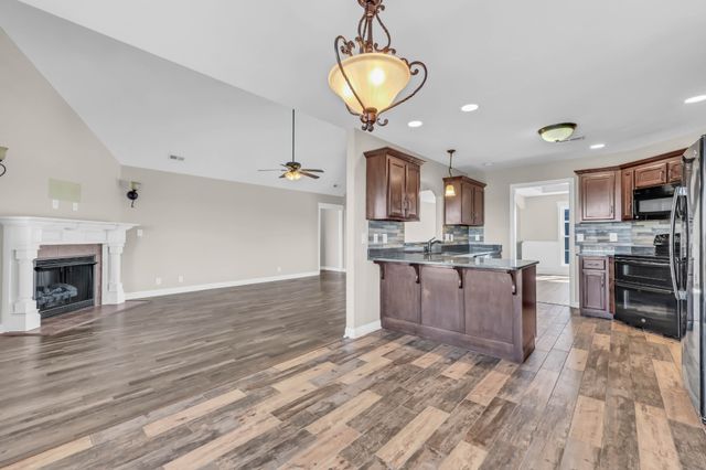 1817 Autumnwood Blvd, Clarksville, TN 37042