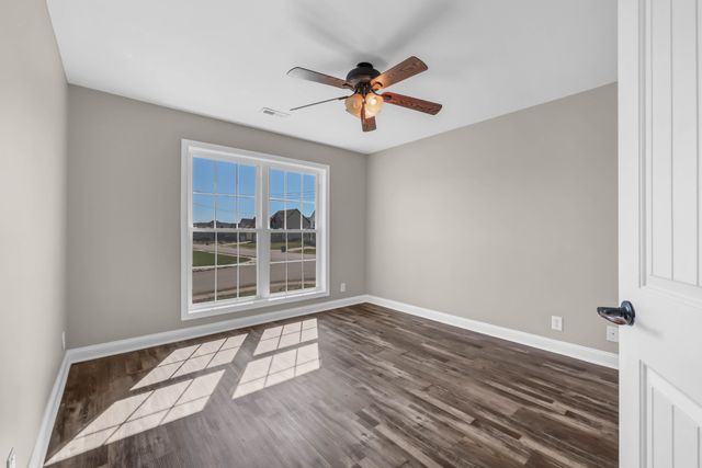 1817 Autumnwood Blvd, Clarksville, TN 37042