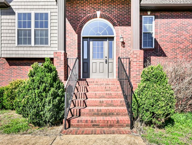 1817 Autumnwood Blvd, Clarksville, TN 37042