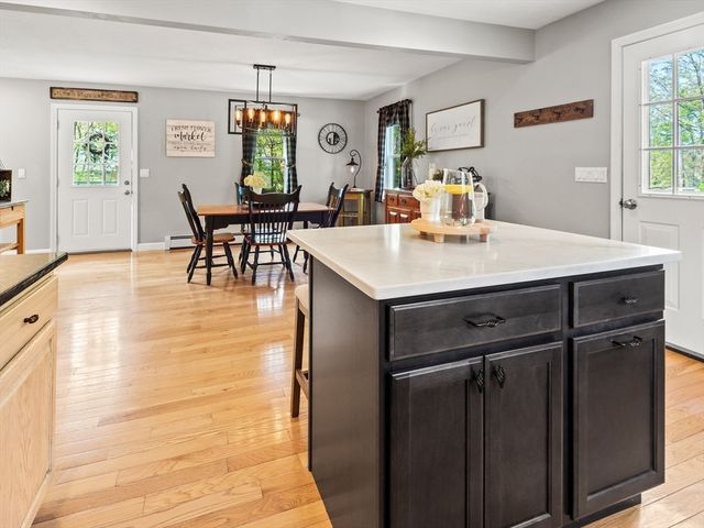6 Maple Lane, Leicester, MA 01524