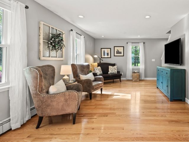 6 Maple Lane, Leicester, MA 01524