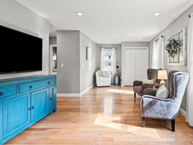 6 Maple Lane, Leicester, MA 01524