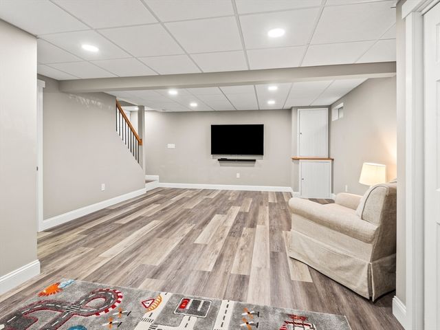 6 Maple Lane, Leicester, MA 01524