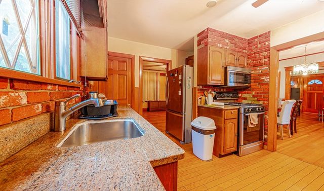 33 Olive St, Revere, MA 02151