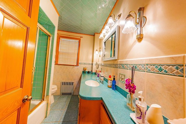 33 Olive St, Revere, MA 02151
