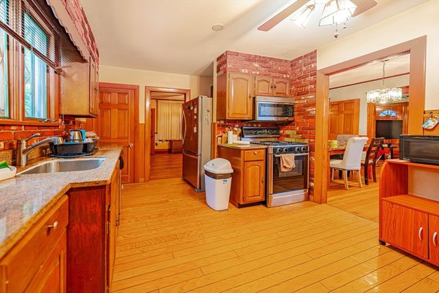 33 Olive St, Revere, MA 02151