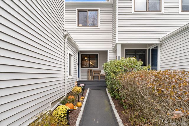 17 Ledgewood Commons, Millwood, NY 10546