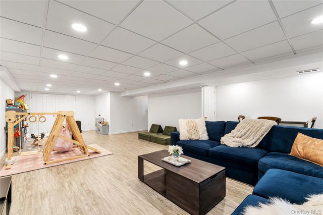 17 Ledgewood Commons, Millwood, NY 10546