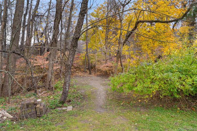 17 Ledgewood Commons, Millwood, NY 10546