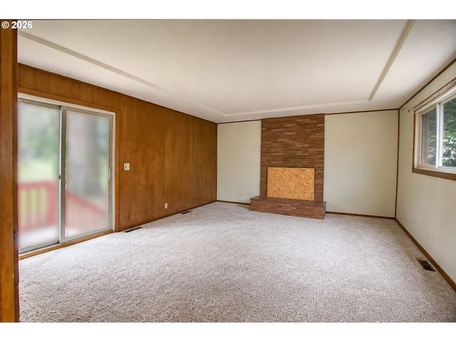 16245 Se MARKET St, Portland, OR 97233