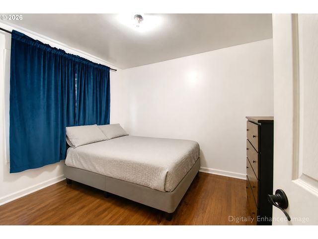 16245 Se MARKET St, Portland, OR 97233
