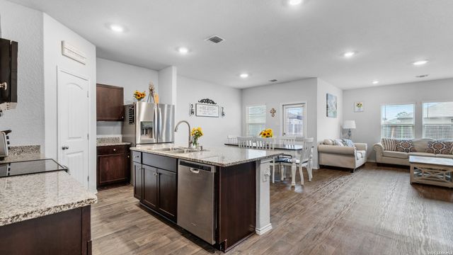 731 Monarch Dr, Seguin, TX 78155