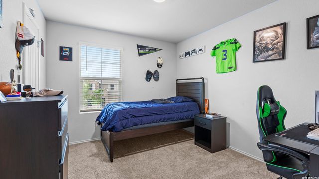 731 Monarch Dr, Seguin, TX 78155