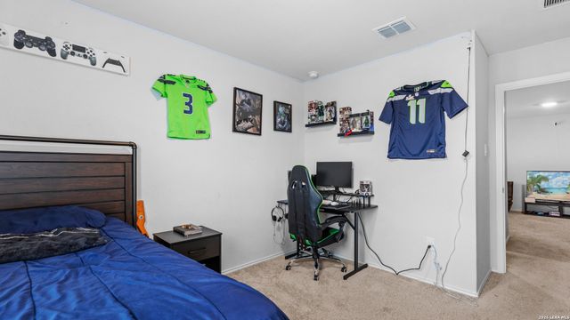 731 Monarch Dr, Seguin, TX 78155