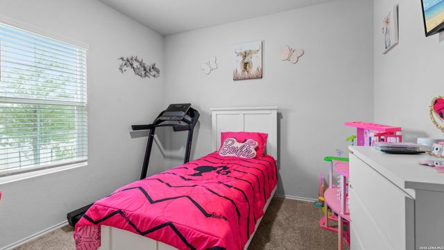 731 Monarch Dr, Seguin, TX 78155