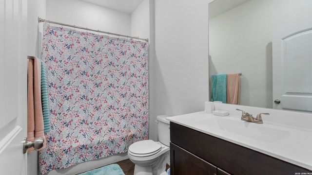 731 Monarch Dr, Seguin, TX 78155