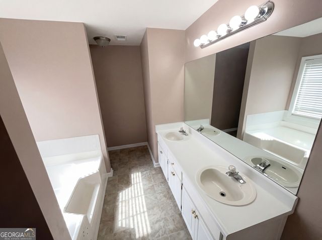 70 Sunny Brook Drive, Newnan, GA 30263