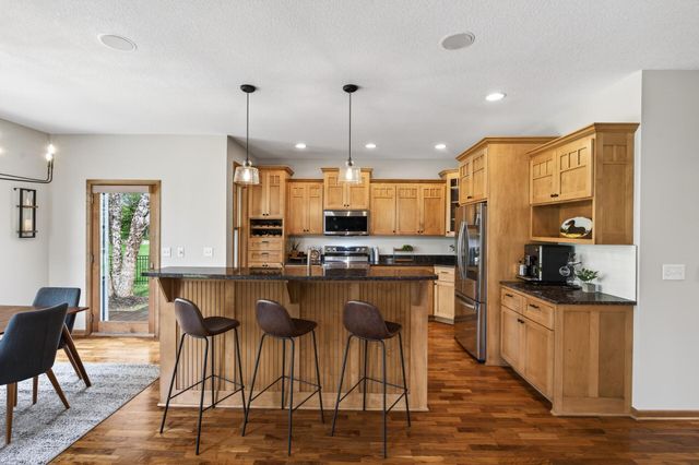 2344 Fieldstone Curve, Woodbury, MN 55129