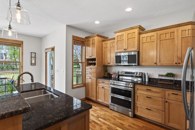 2344 Fieldstone Curve, Woodbury, MN 55129