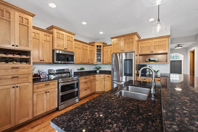 2344 Fieldstone Curve, Woodbury, MN 55129