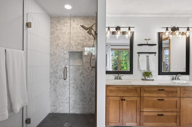 2344 Fieldstone Curve, Woodbury, MN 55129