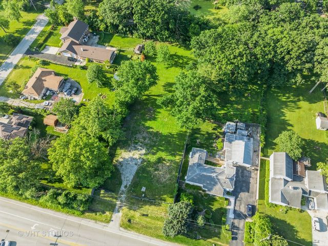 9517 W Central Road, Des Plaines, IL 60016