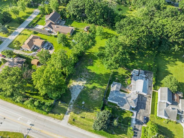 9517 W Central Road, Des Plaines, IL 60016