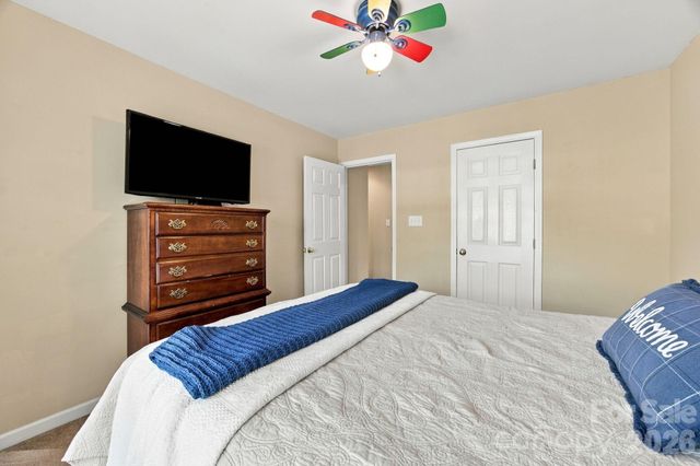2807 Edgebrook Circle, Matthews, NC 28105
