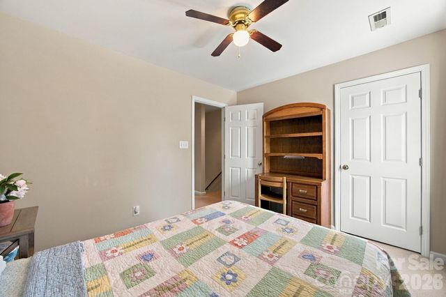 2807 Edgebrook Circle, Matthews, NC 28105