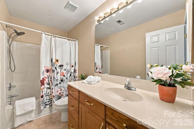 2807 Edgebrook Circle, Matthews, NC 28105