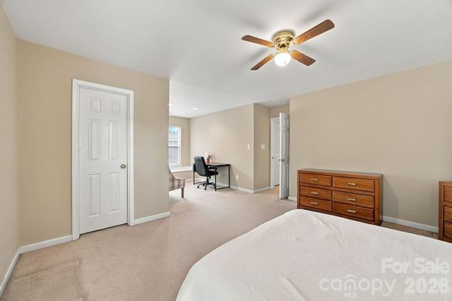 2807 Edgebrook Circle, Matthews, NC 28105