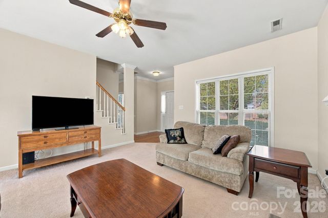 2807 Edgebrook Circle, Matthews, NC 28105