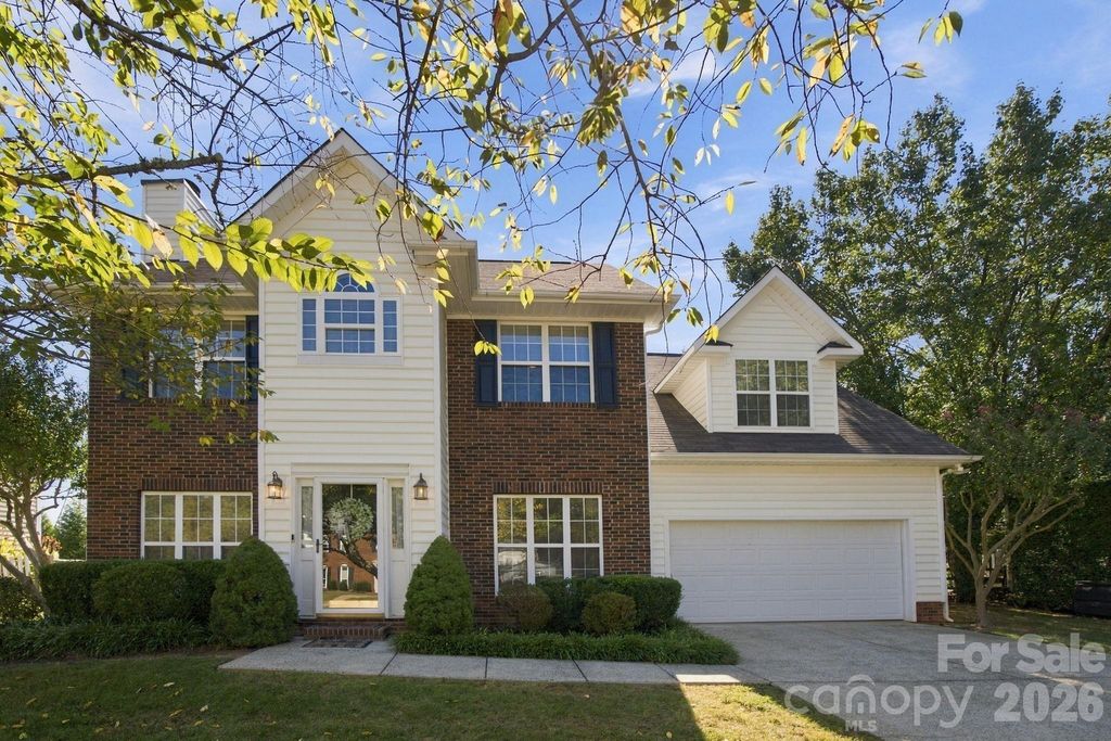 2807 Edgebrook Circle, Matthews, NC 28105