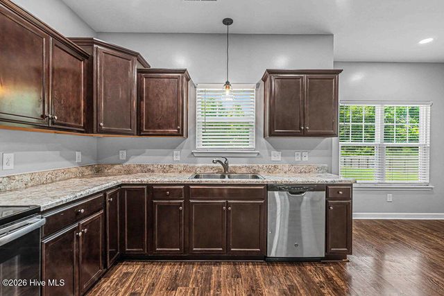 125 Bridgeport Drive, Sneads Ferry, NC 28460