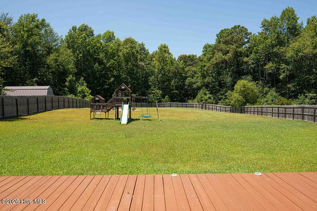 125 Bridgeport Drive, Sneads Ferry, NC 28460