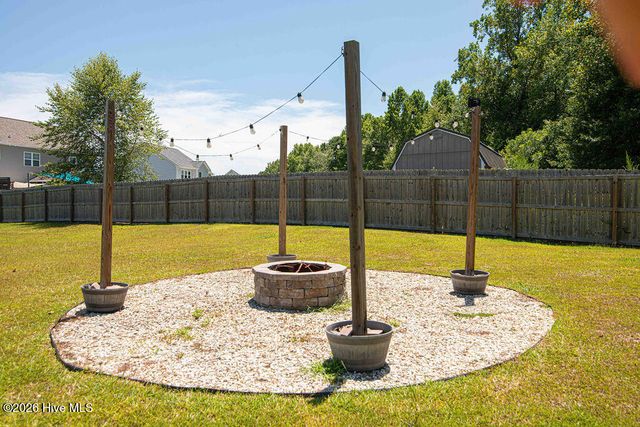 125 Bridgeport Drive, Sneads Ferry, NC 28460