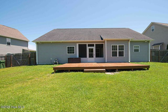125 Bridgeport Drive, Sneads Ferry, NC 28460