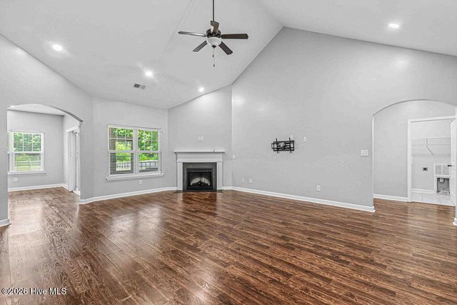 125 Bridgeport Drive, Sneads Ferry, NC 28460
