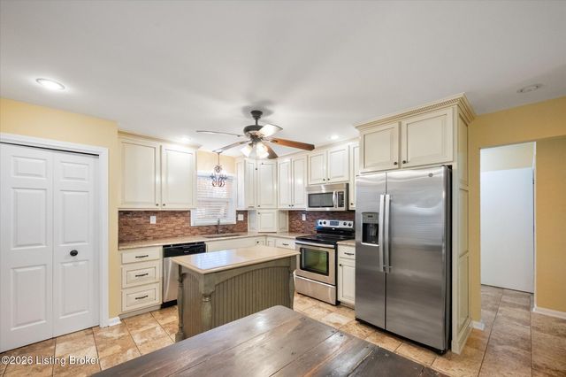 9903 Welshpool Ct, Louisville, KY 40299